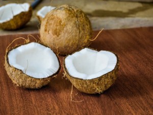 椰子怎么打开，椰子肉怎么吃