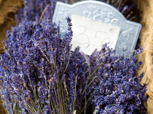如何把薰衣草做成干花，薰衣草干花怎么保存