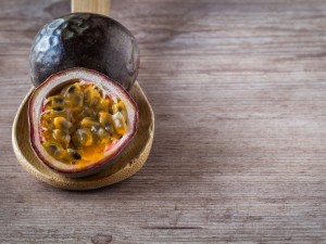 百香果的籽能吃吗，要嚼碎吃吗