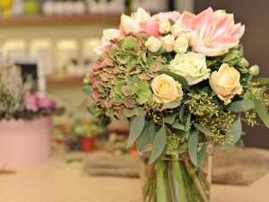 介绍插花的六个要领