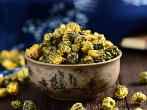 胎菊和菊花的功效区别，一次泡几朵